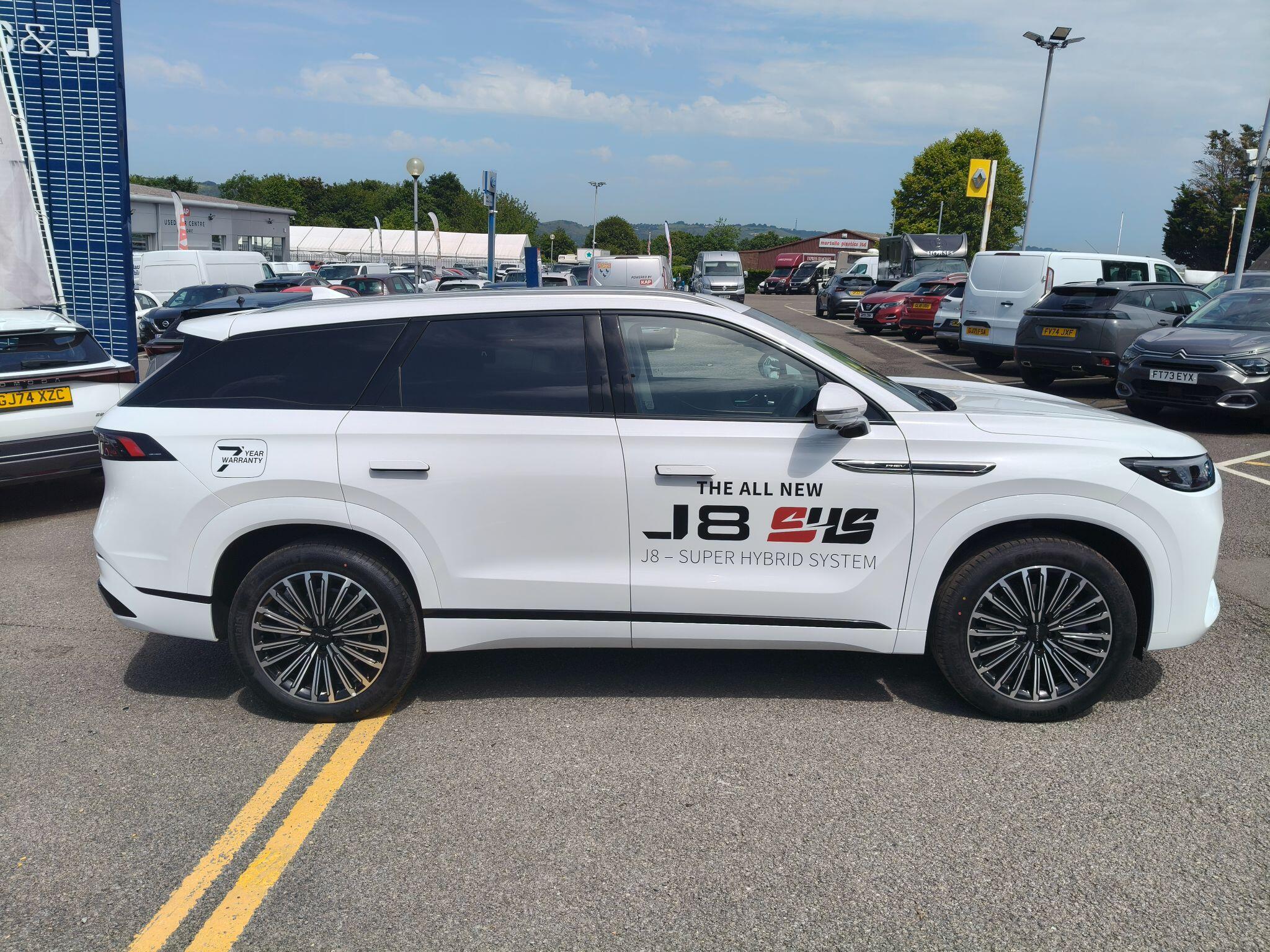Large vehicle image
